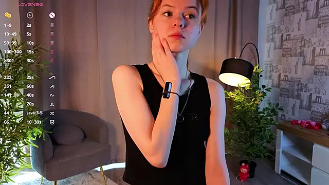 TiannaBorlace online show from May 22, 2026, 1:03 am