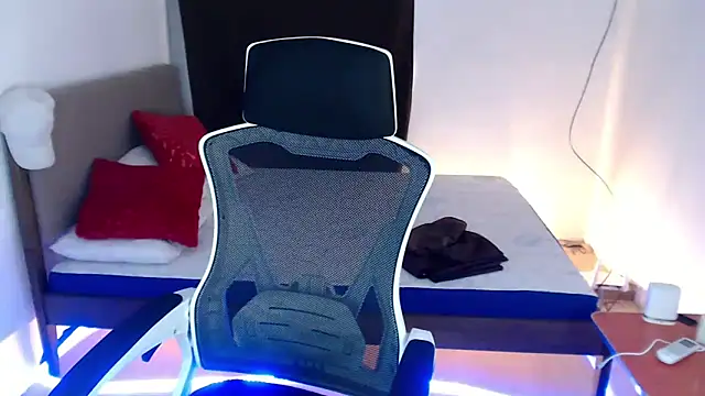 Snapshot of SultryCyraFoxmore chatting on September 18, 2025, 5:32 am SultryCyraFoxmore online show from September 18, 2025, 5:32 am