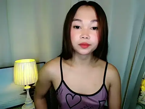 SultryCyraFoxmore online show from May 15, 2026, 4:32 am