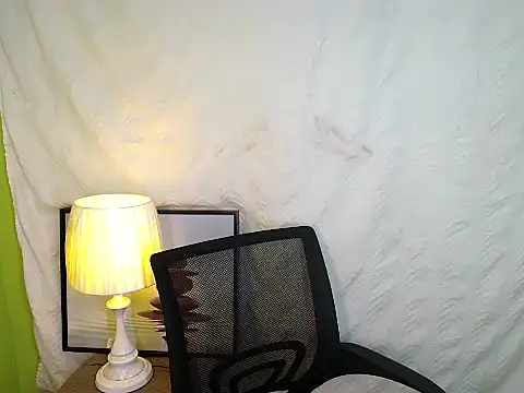 Snapshot of SultryCyraFoxmore chatting on February 25, 2026, 2:50 pm SultryCyraFoxmore online show from February 25, 2026, 2:50 pm