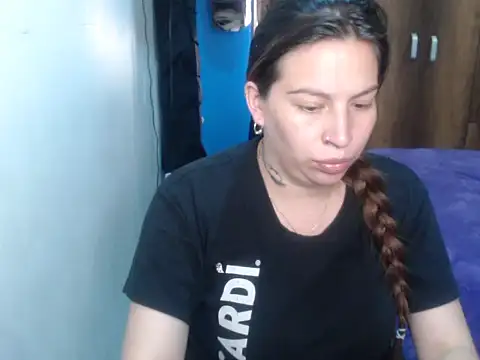 cloequeen15 online show from March 14, 2026, 10:38 pm