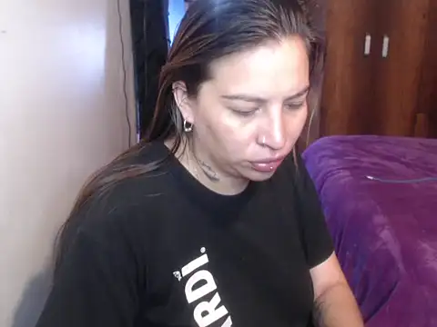 cloequeen15 online show from March 15, 2026, 2:02 pm