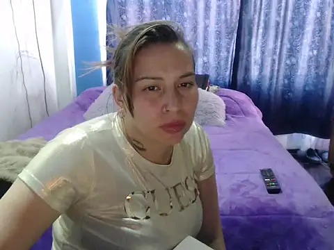 cloequeen15 online show from October 3, 2025, 6:42 pm