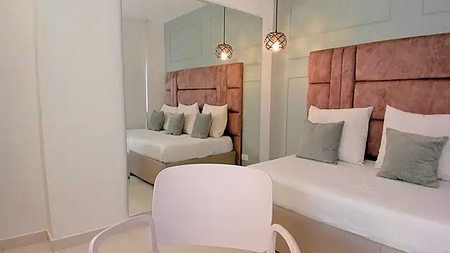 Snapshot of hannah_miltonn chatting on September 10, 2025, 9:36 pm hannah miltonn online show from September 10, 2025, 9:36 pm