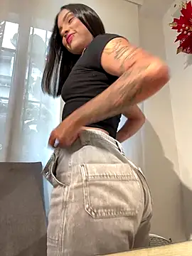 Snapshot of hannah_miltonn chatting on November 19, 2025, 8:53 pm hannah miltonn online show from November 19, 2025, 8:53 pm