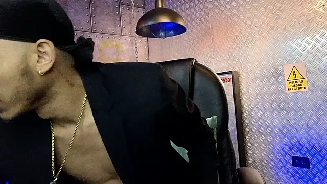 Snapshot of MarcusRain_ chatting on March 10, 2026, 11:42 pm MarcusRain online show from March 10, 2026, 11:42 pm