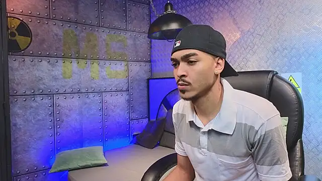 Snapshot of MarcusRain_ chatting on March 23, 2026, 4:45 am MarcusRain online show from March 23, 2026, 4:45 am