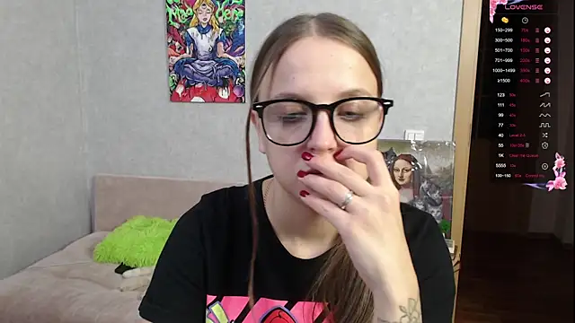 Violetwin online show from September 29, 2025, 5:51 pm