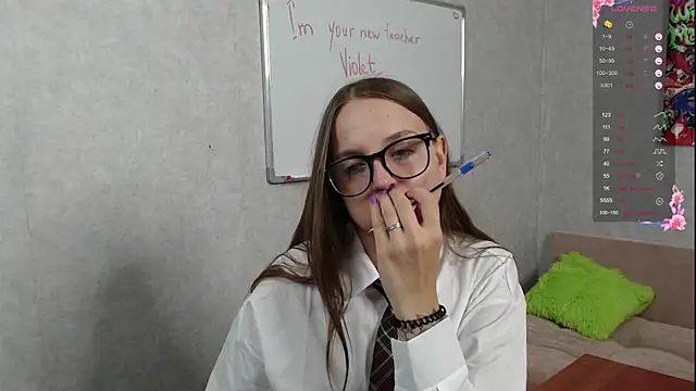 Violetwin online show from September 22, 2025, 5:19 pm