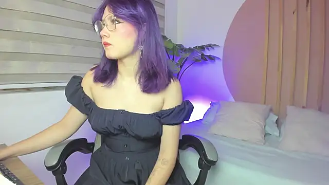 rei cos online show from September 30, 2025, 12:33 pm