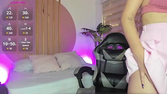 rei cos online show from October 11, 2025, 12:39 pm