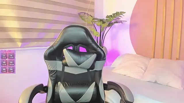 rei cos online show from September 16, 2025, 12:28 pm