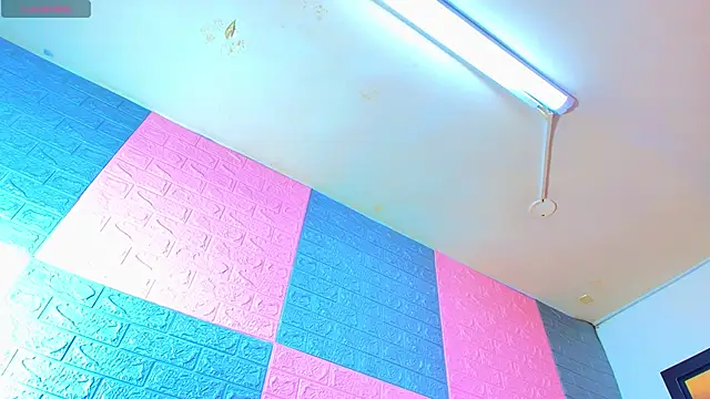 kiim katta01 online show from September 28, 2025, 12:39 am