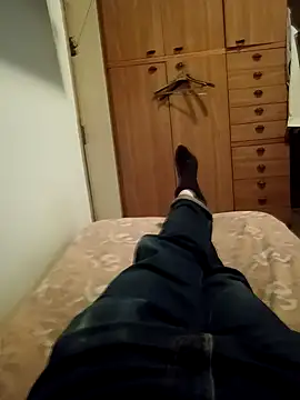 Snapshot of Empi19cm chatting on February 11, 2026, 5:35 pm Empi19cm online show from February 11, 2026, 5:35 pm