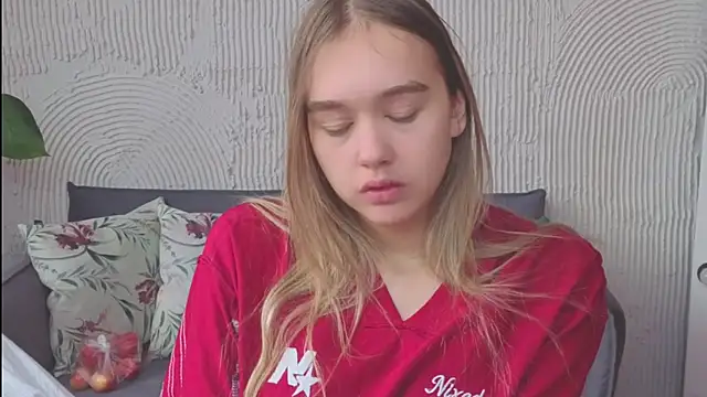 Vel1ka online show from September 14, 2025, 4:46 am