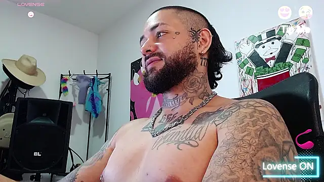 nicolastorres99 online show from March 16, 2026, 5:44 am