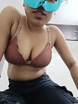 baddy8008 online show from July 17, 2026, 9:39 am