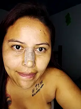 Snapshot of yelezia chatting on October 11, 2025, 8:04 am yelezia online show from October 11, 2025, 8:04 am