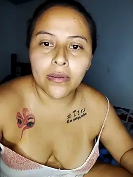 Snapshot of yelezia chatting on October 8, 2025, 4:25 am yelezia online show from October 8, 2025, 4:25 am