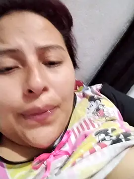 Snapshot of yelezia chatting on January 8, 2026, 12:49 am yelezia online show from January 8, 2026, 12:49 am