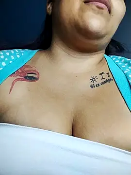 Snapshot of yelezia chatting on October 16, 2025, 10:01 am yelezia online show from October 16, 2025, 10:01 am