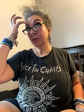 dieseldame1313 online show from October 12, 2025, 10:11 pm