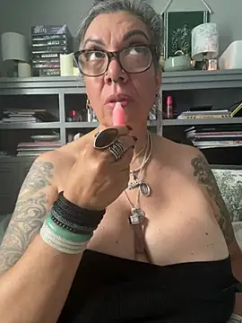 dieseldame1313 online show from July 14, 2026, 8:15 pm
