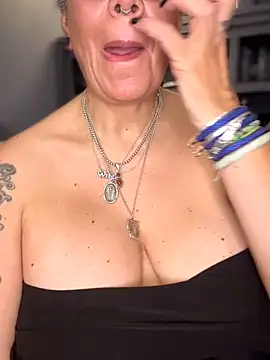 dieseldame1313 online show from February 2, 2026, 12:09 am