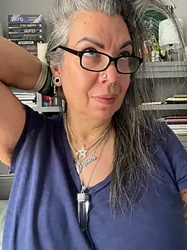 dieseldame1313 online show from July 27, 2026, 1:29 pm