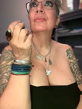 Snapshot of dieseldame1313 chatting on February 26, 2026, 1:49 am dieseldame1313 online show from February 26, 2026, 1:49 am