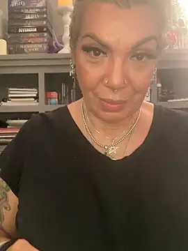 dieseldame1313 online show from August 7, 2026, 4:18 am