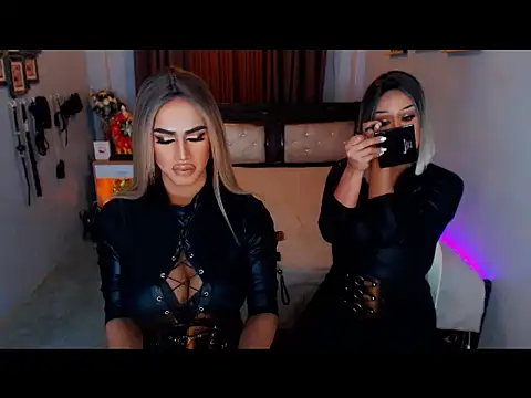 Snapshot of MystiqueQueen chatting on October 3, 2025, 6:53 pm MystiqueQueen online show from October 3, 2025, 6:53 pm