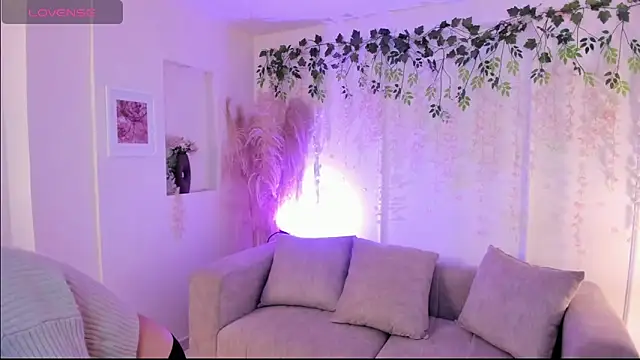 Snapshot of Natti_london chatting on December 2, 2025, 6:15 am Natti london online show from December 2, 2025, 6:15 am