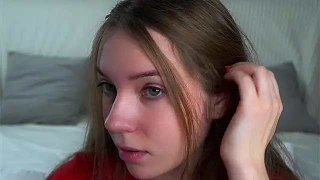 KarriBrownd online show from October 16, 2025, 1:03 am