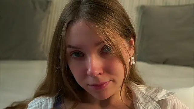 KarriBrownd online show from October 3, 2025, 1:09 am