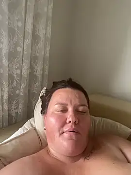 SunnyLeila2101 online show from July 7, 2026, 8:40 am