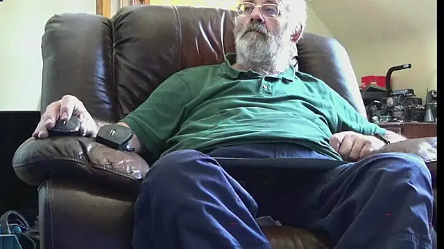 janzer13 online show from July 3, 2026, 1:39 pm
