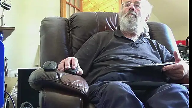 janzer13 online show from July 24, 2026, 1:07 pm