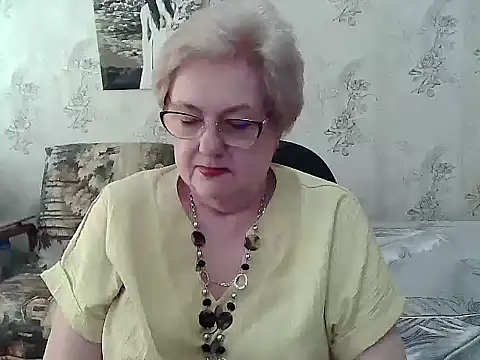 Snapshot of Renata62011 chatting on May 21, 2026, 11:29 am Renata62011 online show from May 21, 2026, 11:29 am