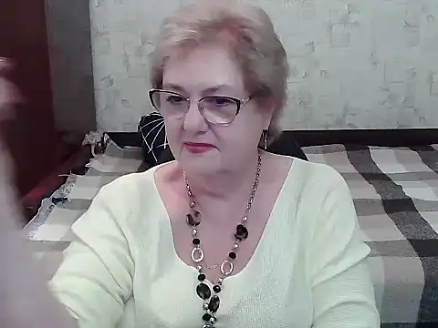 Renata62011 online show from August 4, 2026, 1:04 pm