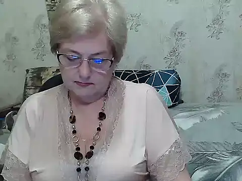 Snapshot of Renata62011 chatting on June 17, 2026, 6:13 am Renata62011 online show from June 17, 2026, 6:13 am
