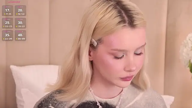 Nesolla online show from September 16, 2025, 7:26 pm