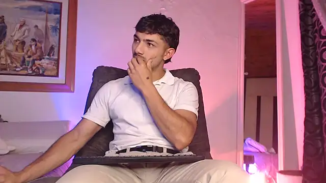 ArturoCardona  online show from March 19, 2026, 11:38 pm