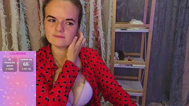 Luisa Rosee online show from September 15, 2025, 7:03 pm