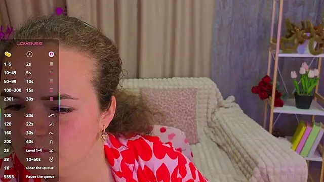 Snapshot of Luisa_Rosee chatting on May 15, 2026, 7:34 pm Luisa Rosee online show from May 15, 2026, 7:34 pm