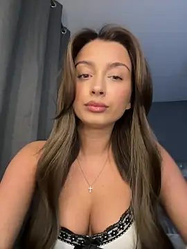 ellariverss online show from May 21, 2026, 2:20 am