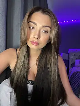 ellariverss online show from June 12, 2026, 3:59 am