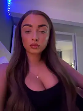 ellariverss online show from July 2, 2026, 12:44 am