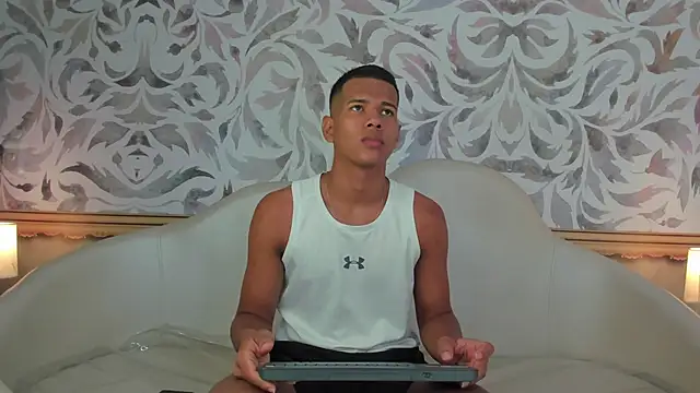 KingStark  online show from December 2, 2025, 11:23 am