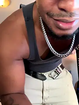 KeYBuMp323 online show from November 12, 2025, 3:27 pm